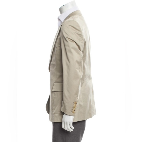 Gucci Tan colored Ultra Classy 2 bottom Blazer  in Excellent Condition (54R) - Picture 8 of 8
